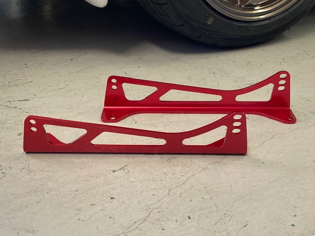 Car Make Corns Side Mounts (Red)